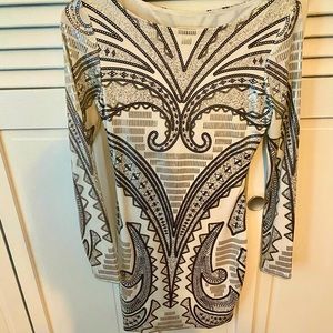 Long sleeve open back dresss